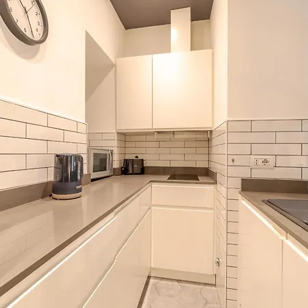 Guesthost - Classy Near Museo Egizio * Torino